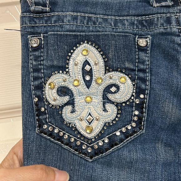 Cello Women’s Jeans, junior size 5, low-rise skinny fit, slight flare, bling - Picture 10 of 10